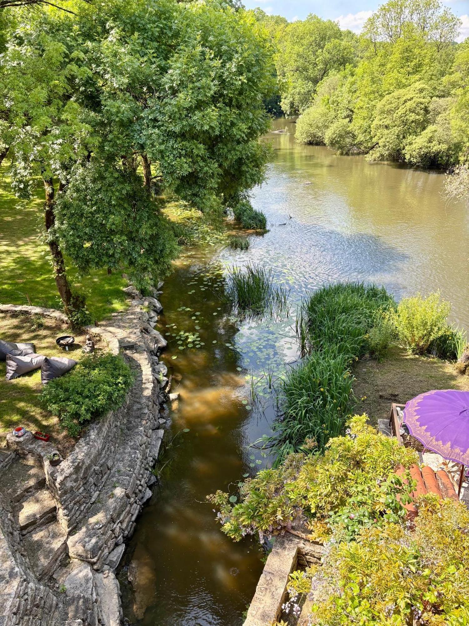 Bed and Breakfast Le Moulin Du Guy, Proche Du Puy Dufou Chanverrie Exterior foto
